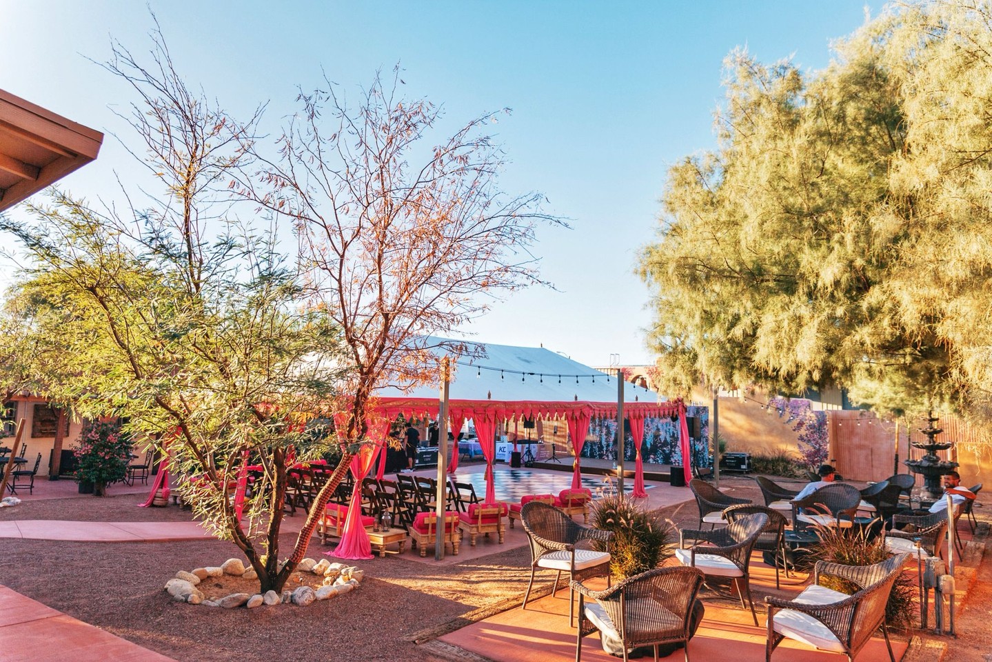 Outdoor Reception Venues: How to Choose the Right Setting