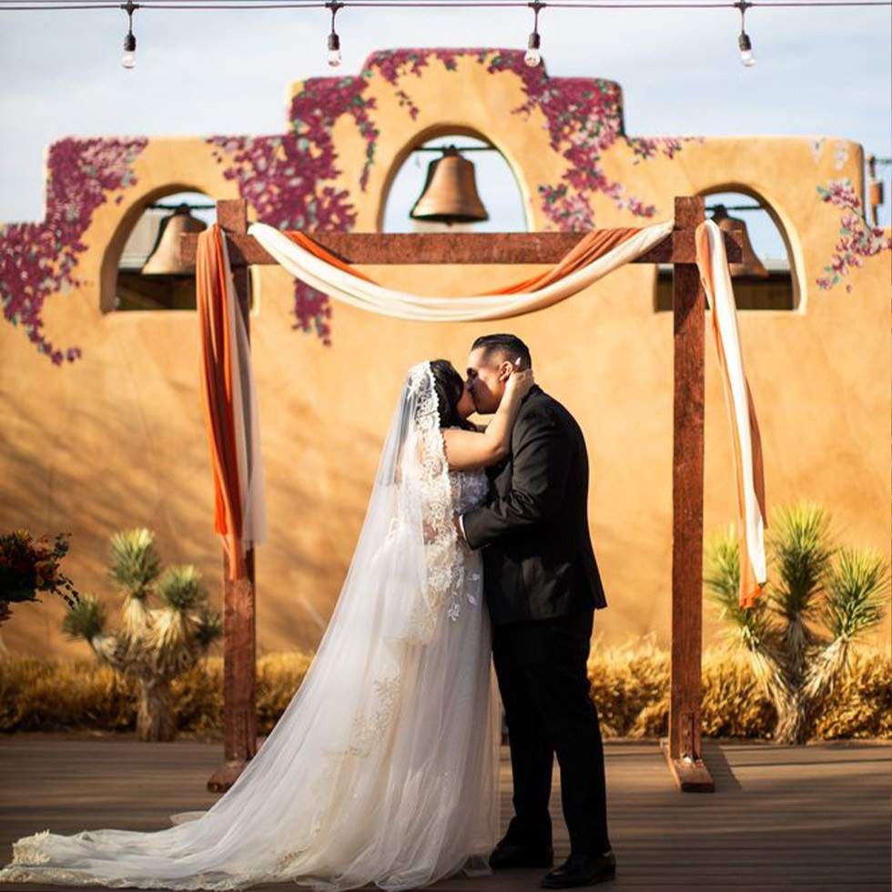 Outdoor Wedding Reception Venue In Twentynine Palms - Rasta Rita Cantina
